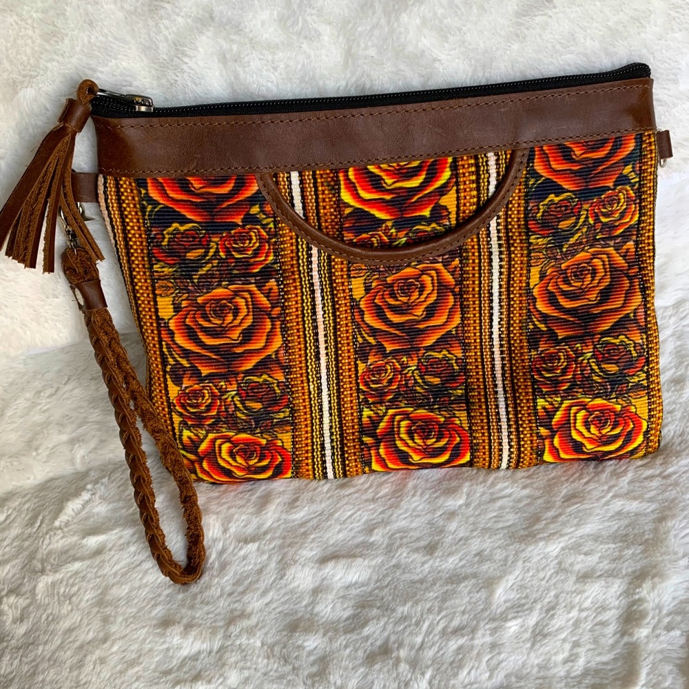 Crossbody Intrinsic Flair bag